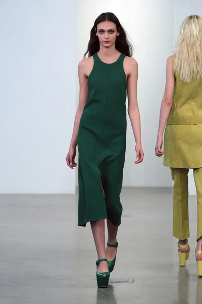 Look 11